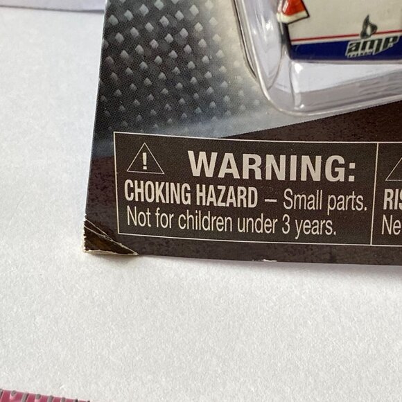 Dale Earnhardt Jr. #88 NASCAR Authentics Diecast Car 3+ Years Collectible Toy - Picture 3 of 7